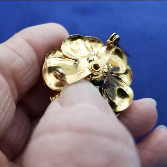 CORO VINTAGE WILD ROSE BROOCH/PIN WITH PEARL CENTER EUC - Picture 4 of 10